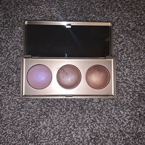 Stila star light, star bright palette 
Limited edition item